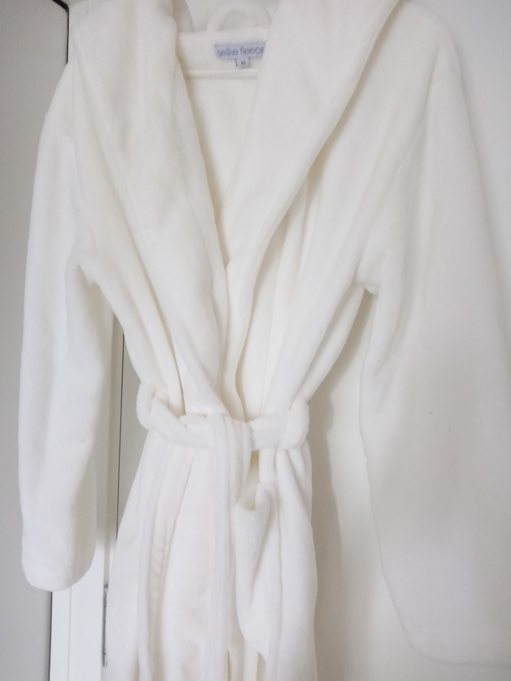 Brand New Plush White Fleece Bath Robe